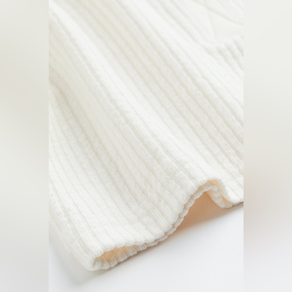 Never worn! H&M cropped top with collar - Picture 2 of 5